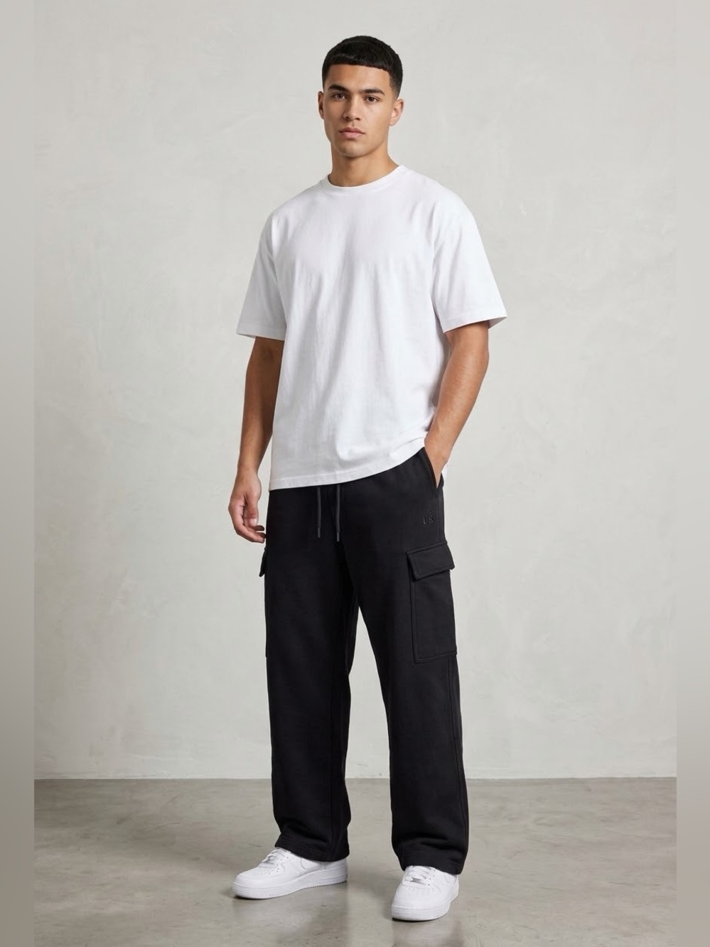 Footlocker LCKR Men Medium Baggy Wide Leg Black Cargo Sweatpants Comfort Fit